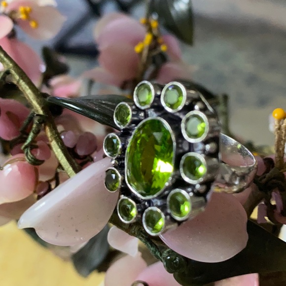 Vintage Jewelry - Vintage 925 peridot ring